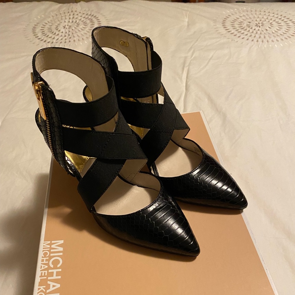 Michael Micheal Kors dress heel